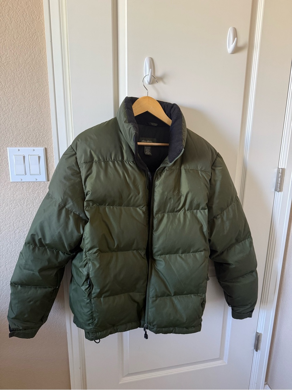 GUC EDDIE BAUER DOWN JACKET
